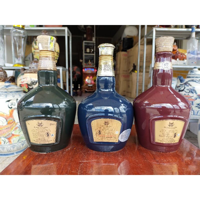 Vỏ Chai Rượu Ngoại Chivas 21 Năm Xuất Xứ Scotland Gốm Sứ Dung Tích 700ml Có 3 Màu Rất Đẹp.