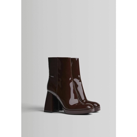 G592 - Boot da bóng Bershka