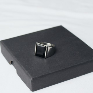Nhẫn Titanium đính đá Onyx - KHÔNG GỈ
