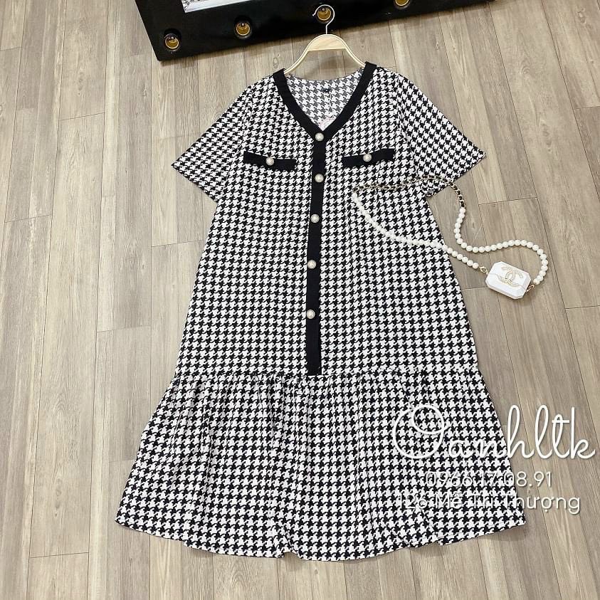 Váy bầu công sở thiết kế kẻ caro đen trắng phối 7 khuy ngực điệu đà V343