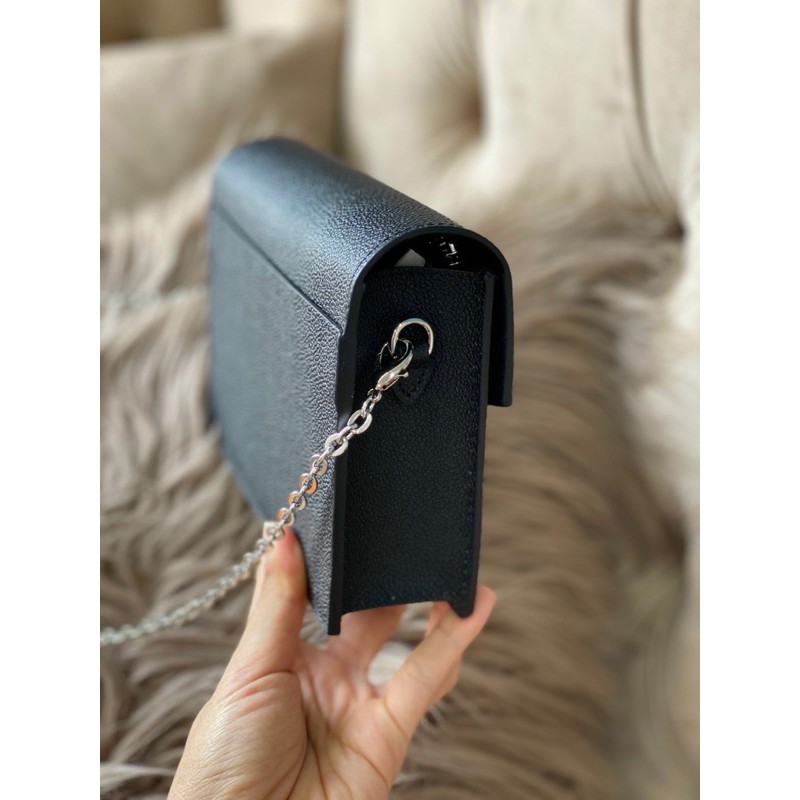 Lv cặp vân da sần tag bạc size 23 fullbox