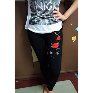 Quần Topshop thêu hoa