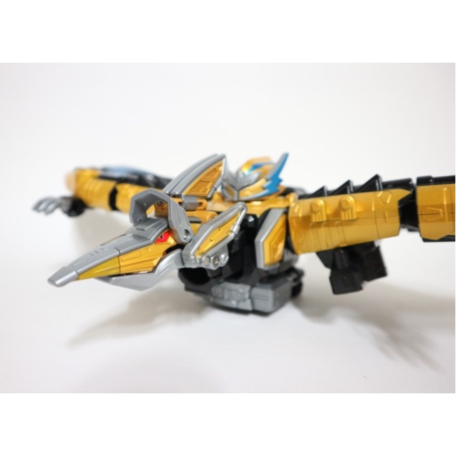 Nhân Vật Bandai Power Rangers Dino Force DX Cá Tính