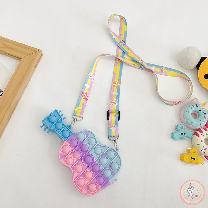 Túi Đeo Chéo Vai Hình Thỏi Son Dễ Thương Dành Cho Bé Gái