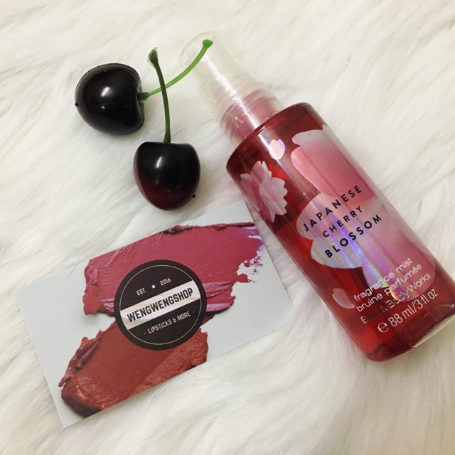Xịt thơm toàn thân Bath And Body Works mùi Japanese Cherry Blossom | BigBuy360 - bigbuy360.vn