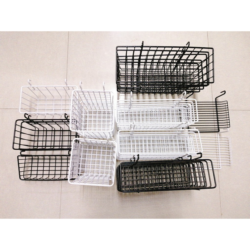 RỔ TREO KHUNG LƯỚI TRANG TRÍ Y NHƯ HÌNH-2 MÀU ĐEN, TRẮNG VỚI KÍCH THƯỚC KHÁC NHAU