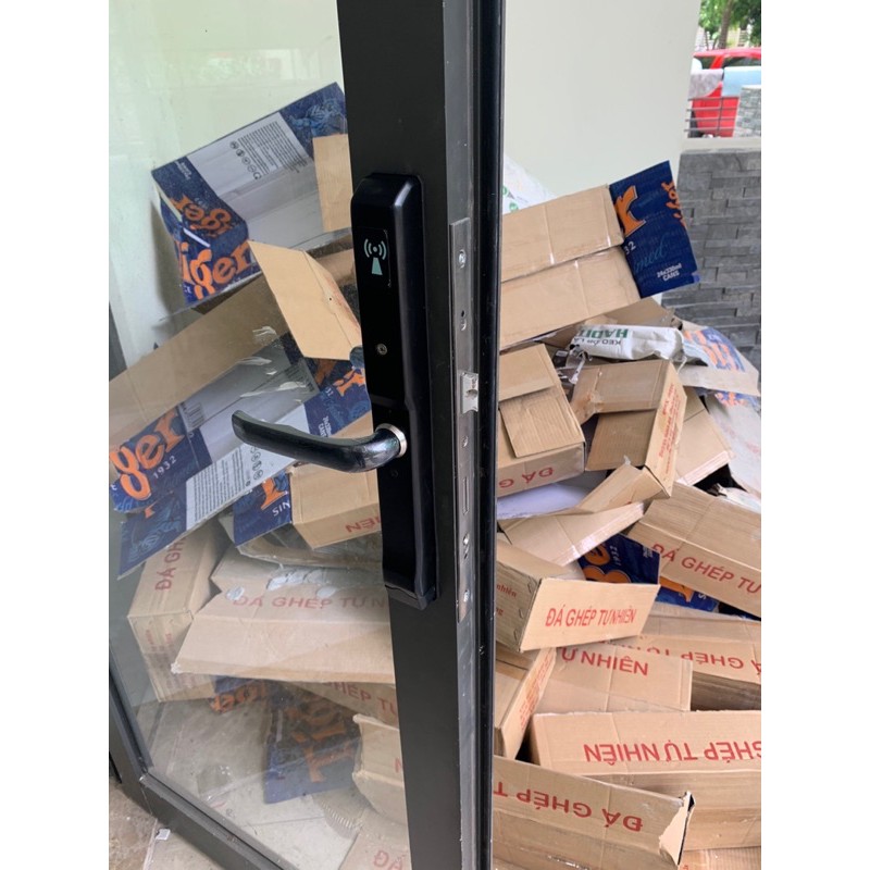 KHÓA VÂN TAY SBS MỞ KHÓA TỪ XA BẰNG ĐIỆN THOẠI ZIGBEE TUYA SMART USA