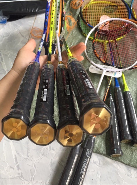 Vợt yonex full carbon mẫu mới nhất , đẹp nhất tặng 1 lần căng cước , tặng cuốn cán