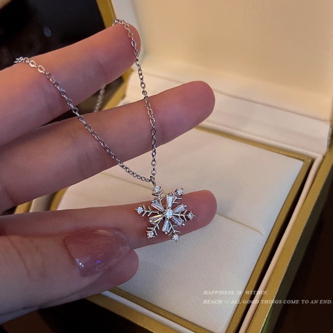 Vòng cổ Thép Titan Mặt Hình Bông Tuyết Đính Đá Zircon Cao Cấp