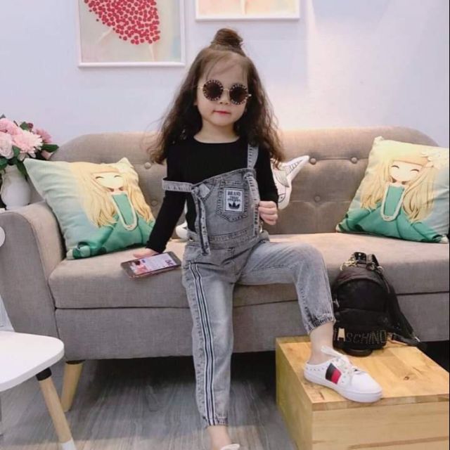 yếm quần .(fb.chi le)