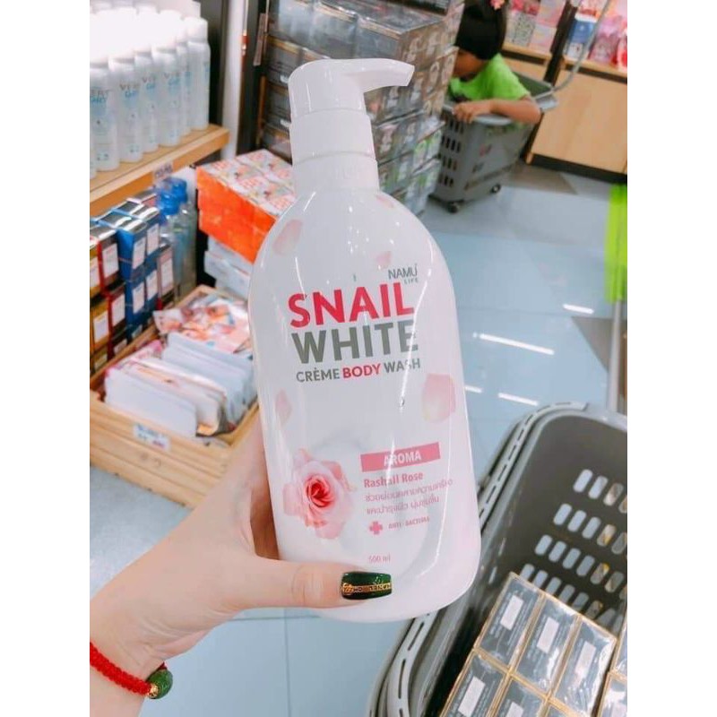 sữa tắm trắng da Snail White ( màu ngẫu nhiên)