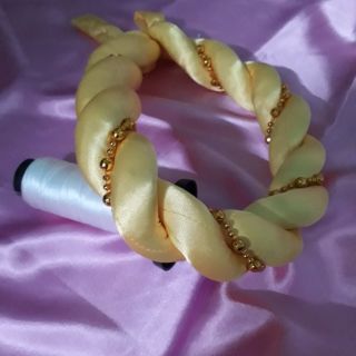 Mấn xoắn các màu.