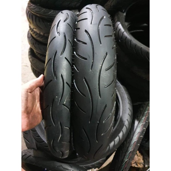 Vỏ lốp xe máy hàng chính hãng dành cho mâm 17. kích thước từ 70... đến...140 hàng cũ tháo xe giá rẻ