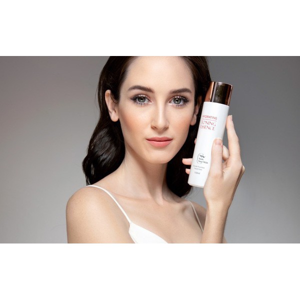 Toner huyết tơ tằm Hydrating Toning Essence dưỡng trắng căng bóng cho da nám 150ml - Hàn Quốc