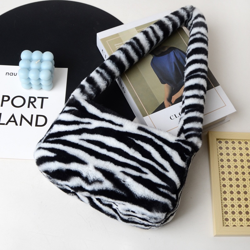 Túi xách nữ đeo chéo cỡ lớn phong cách sành điệu cho phái nữ