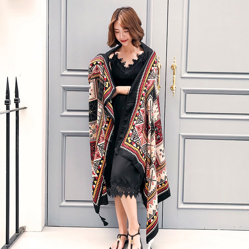 Khăn choàng thổ cẩm đi biển họa tiết bohemian màu đen - Mã VS010