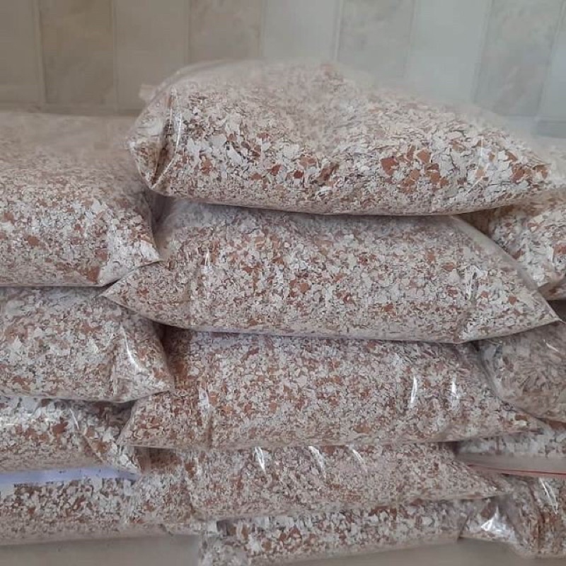 VỎ TRỨNG GÀ cung cấp canxi, trừ ốc sên cho cây trồng