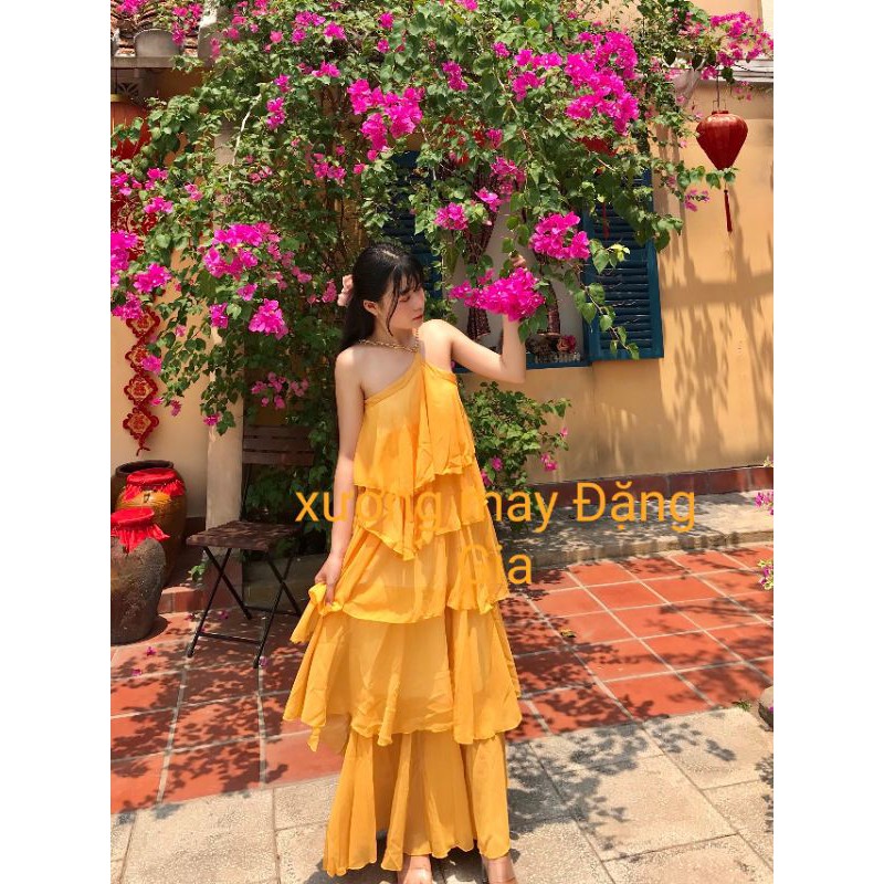 ( Hình shop tự chụp) đầm vai xích siêu xinh,đầm dạ hội cổ yếm