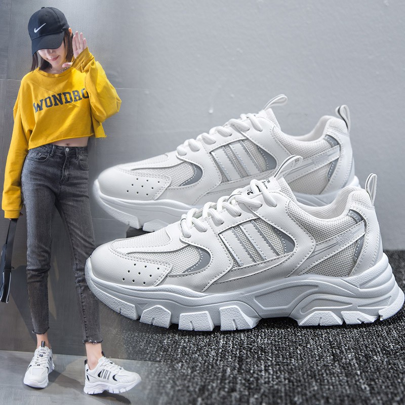 GIÀY THỂ THAO SNEAKER NỮ ĐẸP DA MỀM NĂNG ĐỘNG THỜI TRANG PHÁT QUANG GIÁ RẺ ĐI ÊM CHÂN 2 MÀU ĐẾ 4CM - MÃ T22