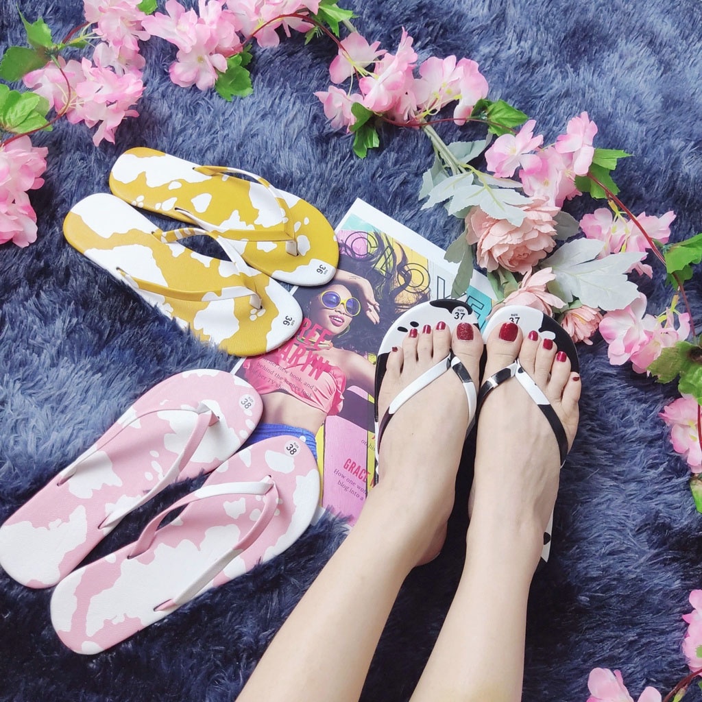 Dép xỏ ngón quai mảnh họa tiết hình bò sữa siêu cute