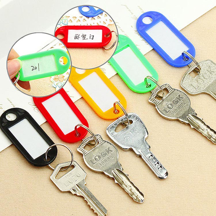 Móc khóa bằng nhựa có màu sắc bắt mắt tiện dụng