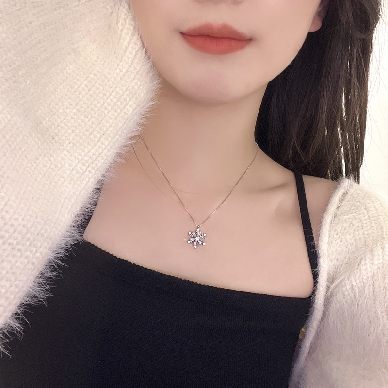 Vòng cổ Mặt Hình Bông Tuyết Sang Trọng Cho Nữ