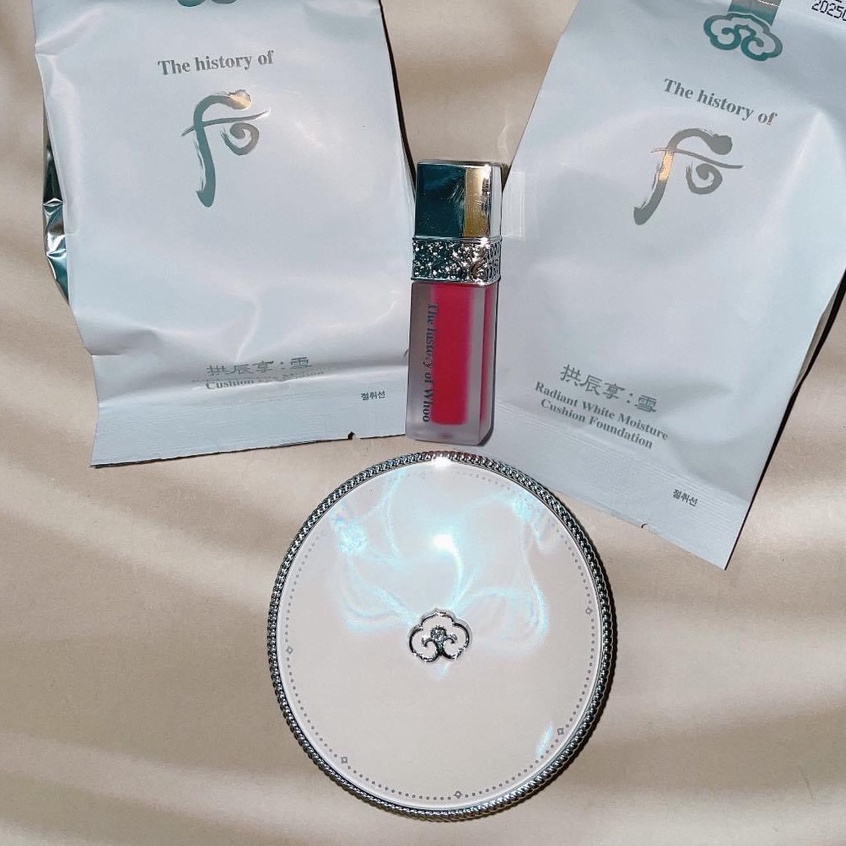 Phấn Nước Dưỡng Trắng Cushion Whoo Radiant White Moisture Cushion Foundation Special Set Hộp Chính Kèm 2 Lõi Tặng Son