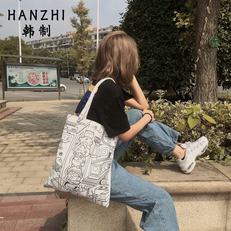 Túi đeo chéo vải đựng đồ in hình hoa văn trắng đen  phong cách thời trang Hàn Quốc cao cấp
