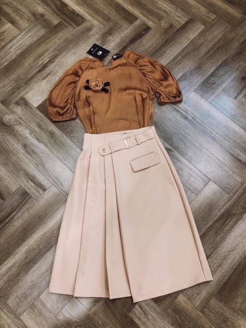 CHÂN VÁY CÔNG SỞ ĐAI LỆCH XẾP LY XINH XẮN | BigBuy360 - bigbuy360.vn