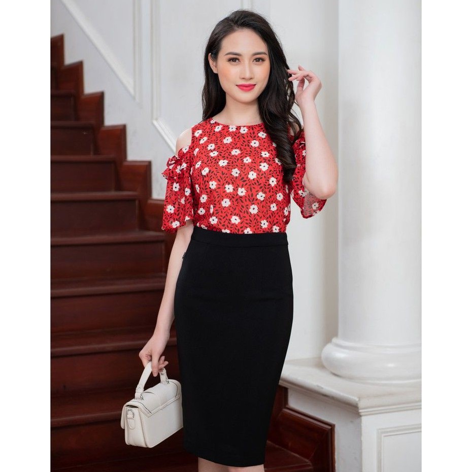 [Mã FASHIONMALLT4 giảm 15% đơn 150k] Áo sơ mi nữ LOZA hở vai hoa trắng nền đỏ - LS1332DO