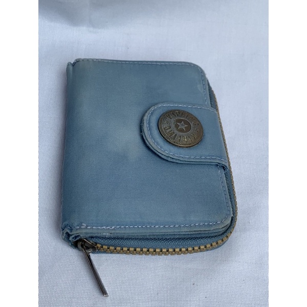 Ví chuẩn si. shop bán combo 100k. khách mua lẻ 60k /1cái. Ví dài có lỗi  nhẹ ngay nếp gấp ngăn túi, ví ngắn hơi bạc màu.