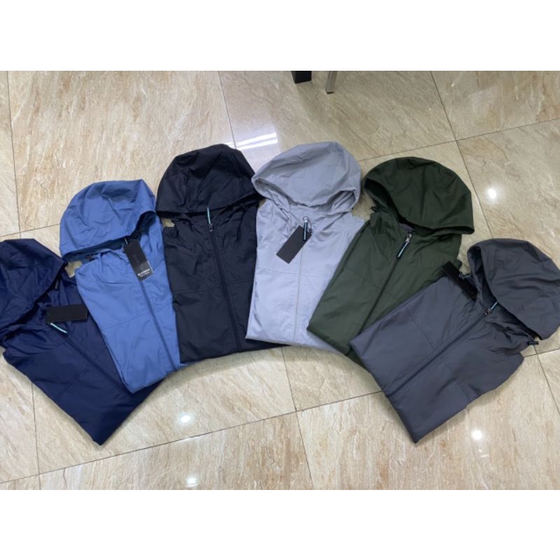Áo khoác gió nam hai lớp lót lưới xuất dư vải gió gân cao cấp.