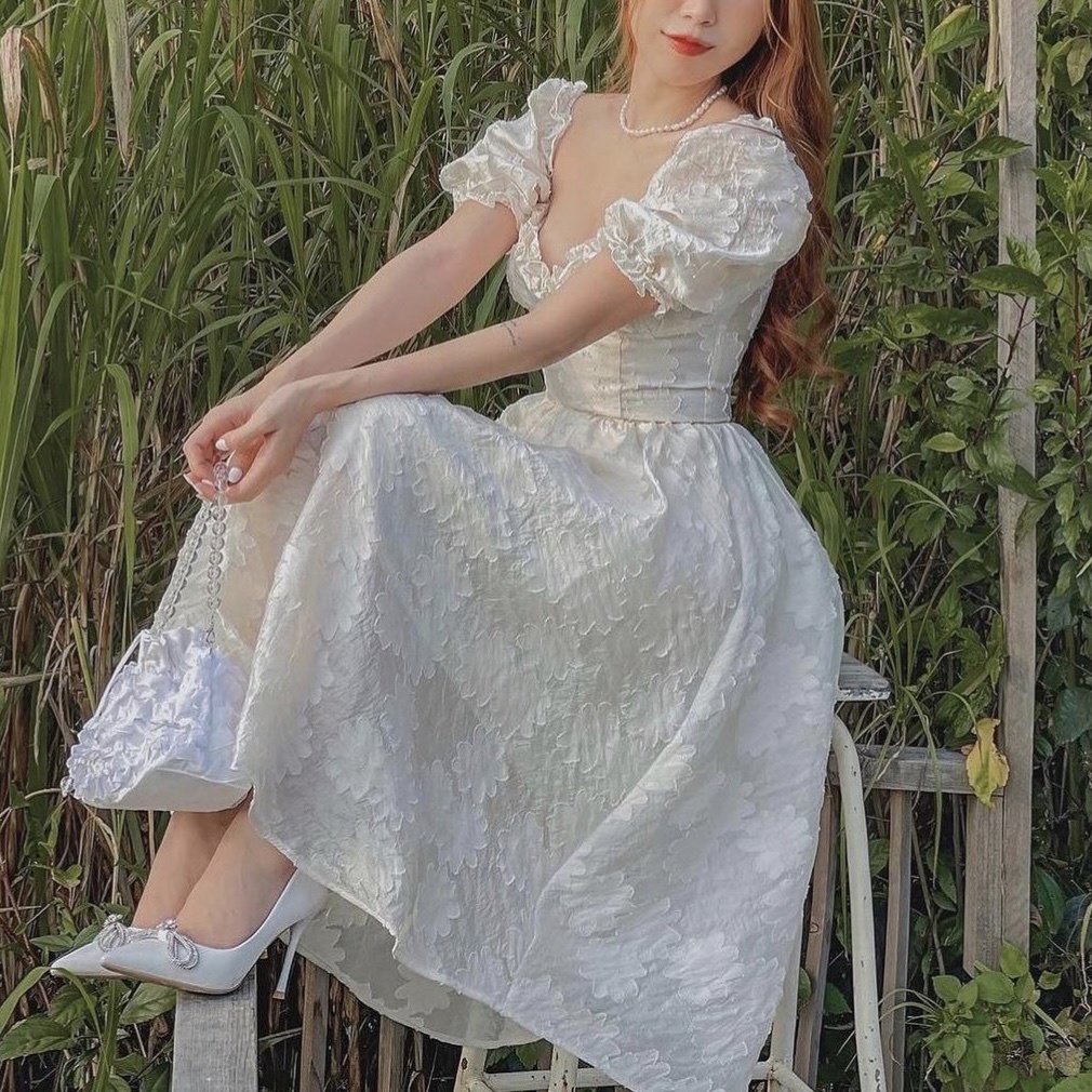 ĐẦM MIDI HOA NỔI VIỀN BÈO NGỰC TRẮNG - DA2598