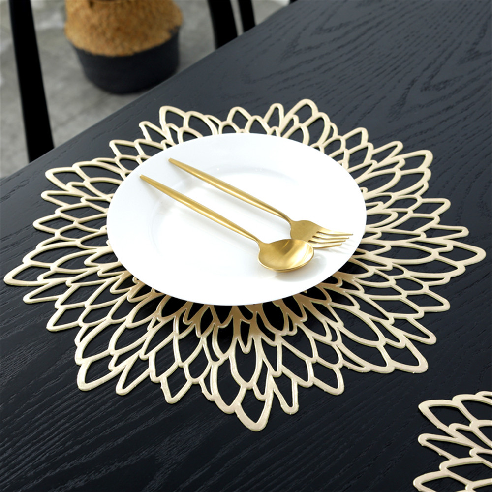 Miếng lót bàn ăn bằng PVC hình hoa rỗng thanh lịch có thể rửa sạch dùng trong những dịp tiệc tùng bữa tối