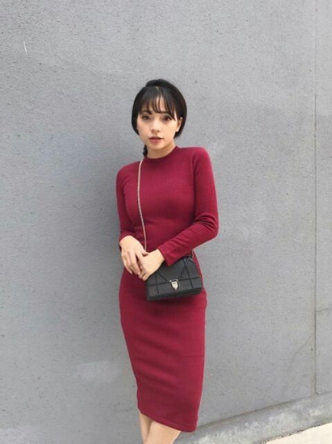 Váy body tay dài thun gân xẻ sau