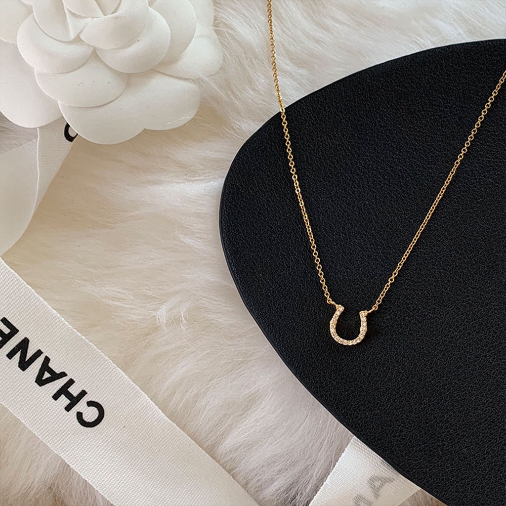 Dây Chuyền Thép Titan Mặt Hình Chữ U Đính Đá Zircon Không Phai Phong Cách Phương Tây Dành Cho Nữ