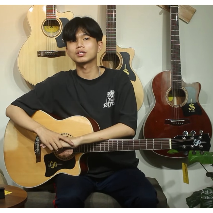 Đàn guitar gỗ thịt cao cấp chính hãng mã CV25. CVAC25 và CVAC30 tại Guitar S Việt