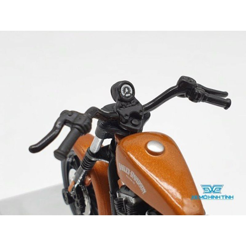 XE MÔ HÌNH HARLEY DAVIDSON 2014 SPORTSTER IRON 883 1:18 ( CAM ) MAISTO