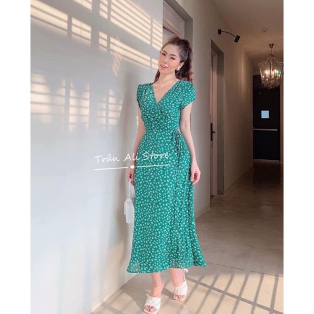 Đầm maxi hoa xanh dáng xoè tay ngắn cổ V đắp chéo thắt nơ eo xẻ tà