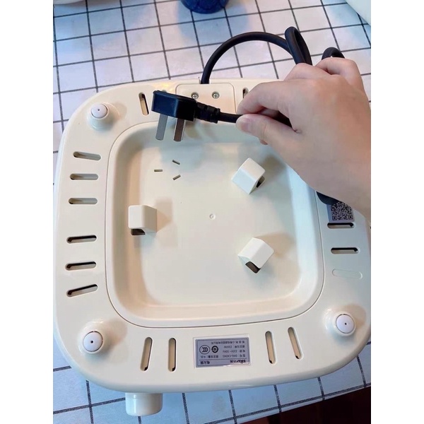 Nồi lẩu nướng điện tráng men chống dính 1500W BEAR DHG-C40M1 tháo rời 4L màu kem bảo hành 18 tháng