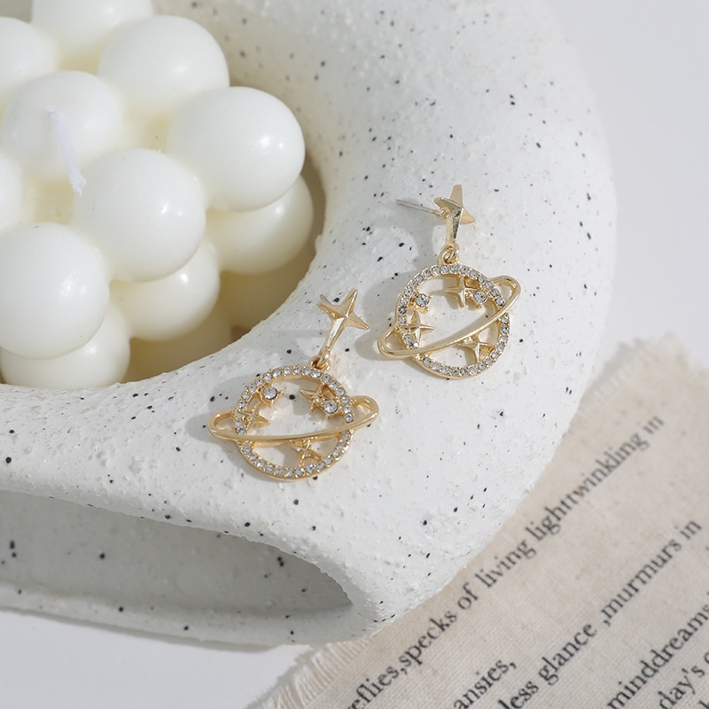 Khuyên Tai Hình Hành Tinh Độc Đáo Phong Cách Hàn Quốc