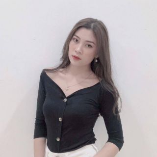 Áo tăm trễ vai đính cúc