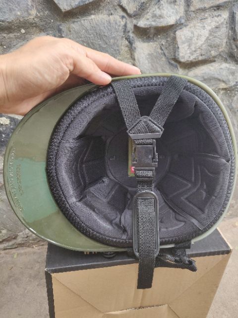 Nón bảo hiểm xanh rêu