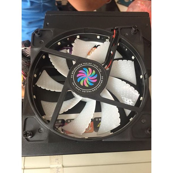 [Mã ELFLASH3 hoàn 10K xu đơn 20K] Fan Led Rainbow 12cm 33 bóng