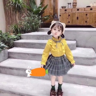Sét áo sơ mi cổ ren kèm chân váy xếp li cho bé