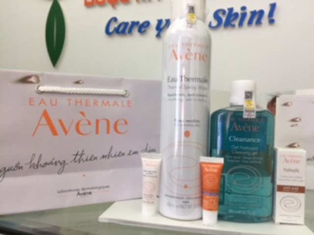 AVENE -COMBO:01 XỊT KHOÁNG 300ml vs SỮA RỬA MẶT CHO DA NHỜN MỤN AVENE( QUÀ TẶNG)