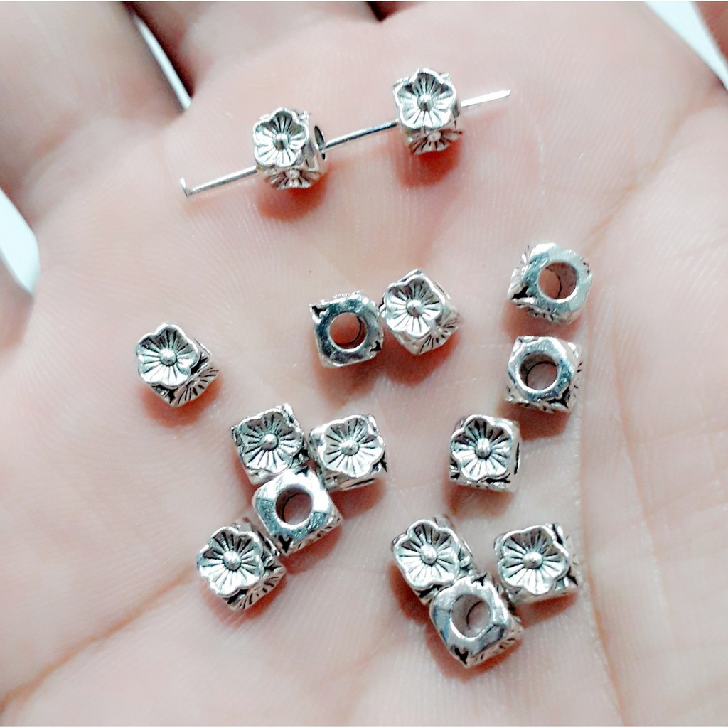 Charm giá sỉ : 50g = 23k / 1 gói [ Sỉ Charm bạc cổ 50g ]