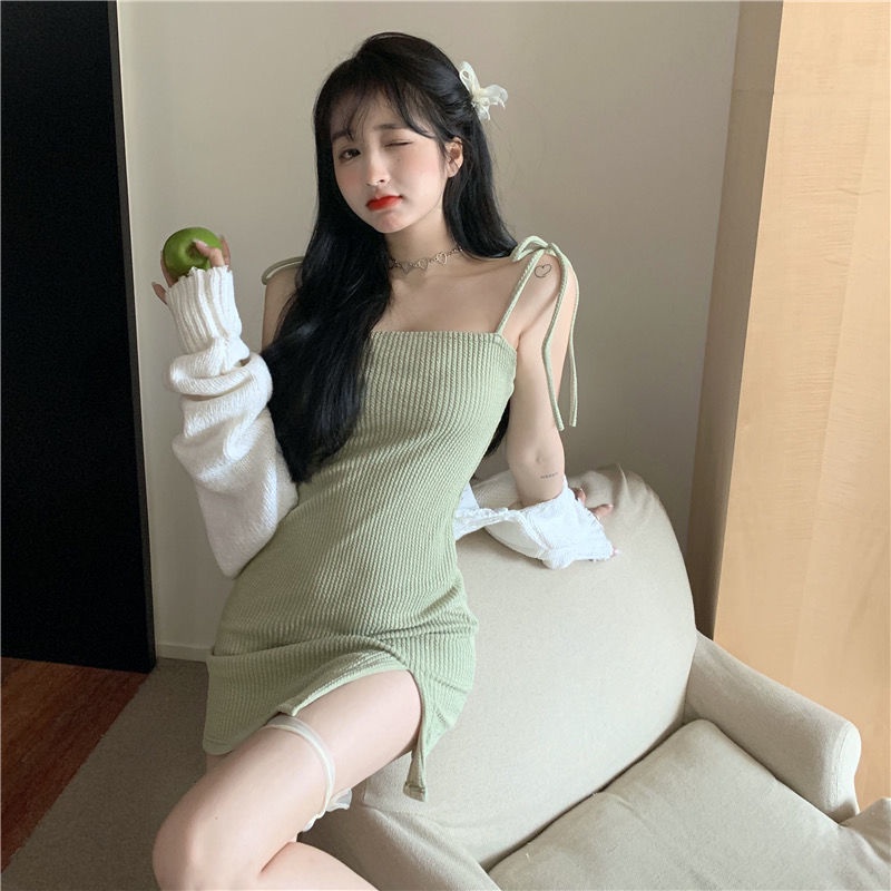Đầm Hai Dây Xẻ Tà Dáng Ôm Màu Xanh Lá Nhạt Thời Trang Mùa Hè Cho Nữ