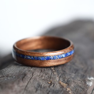 Nhẫn gỗ walnut cẩn đá lapiz lazuli