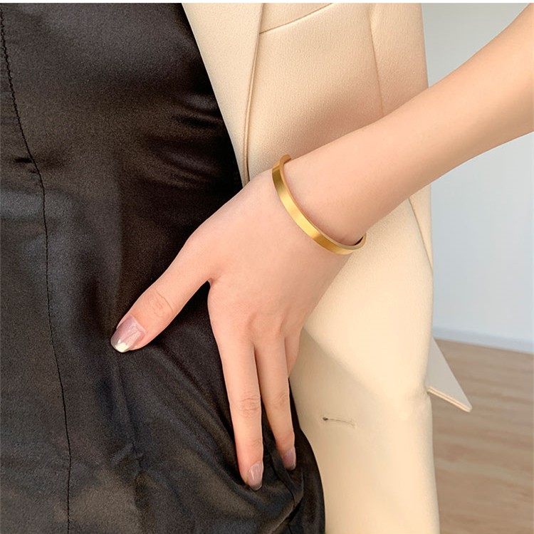 Vòng Tay Titan Love2Self S035 Rộng 4mm Không Gây Dị Ứng Chống Rỉ Sét Dành Cho Cặp Đôi